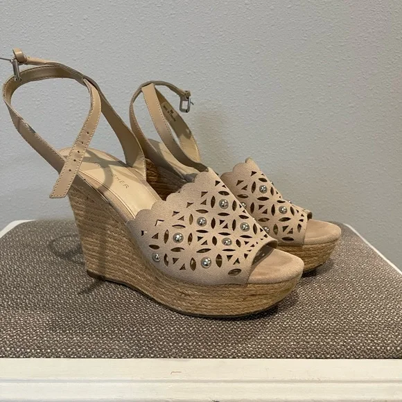 Marc Fisher Wedges - Picture 1 of 4